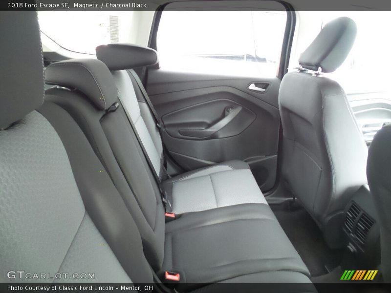 Magnetic / Charcoal Black 2018 Ford Escape SE