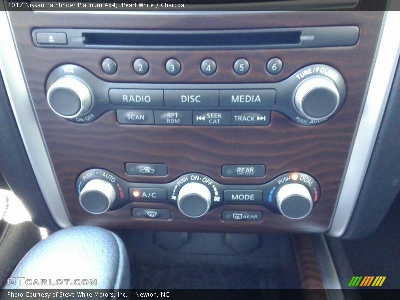 Pearl White / Charcoal 2017 Nissan Pathfinder Platinum 4x4