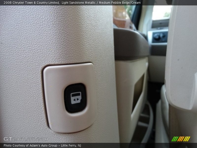 Light Sandstone Metallic / Medium Pebble Beige/Cream 2008 Chrysler Town & Country Limited