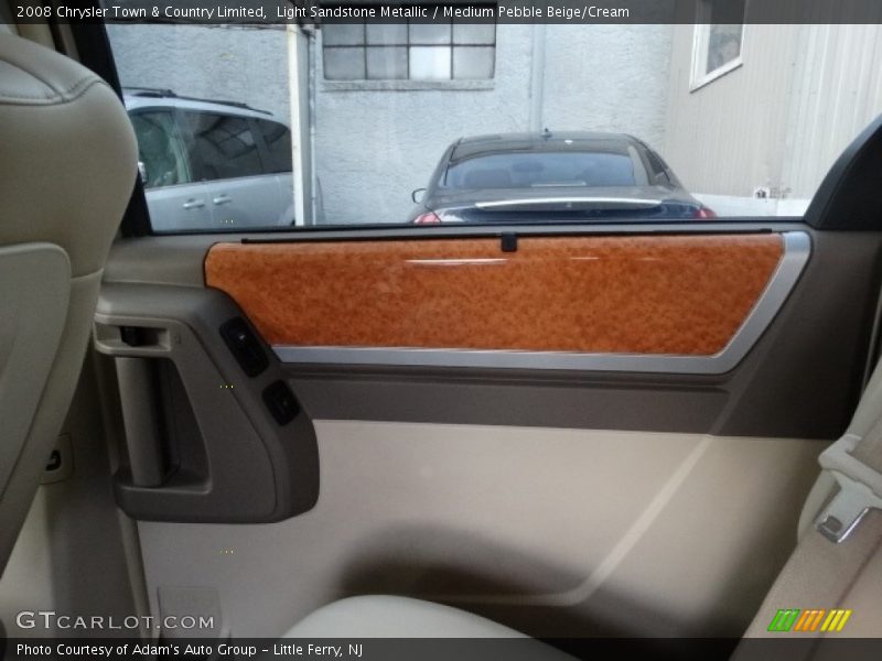 Light Sandstone Metallic / Medium Pebble Beige/Cream 2008 Chrysler Town & Country Limited