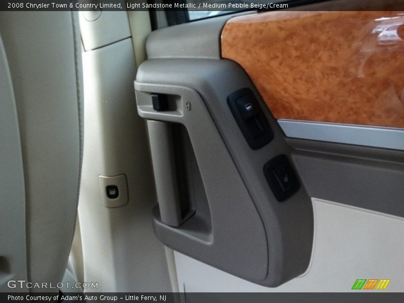 Light Sandstone Metallic / Medium Pebble Beige/Cream 2008 Chrysler Town & Country Limited