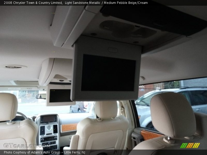 Light Sandstone Metallic / Medium Pebble Beige/Cream 2008 Chrysler Town & Country Limited