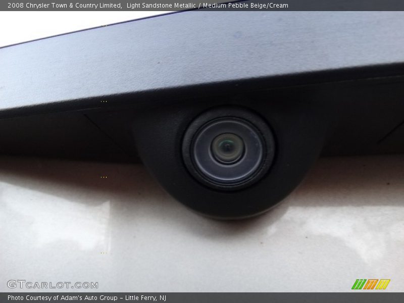 Light Sandstone Metallic / Medium Pebble Beige/Cream 2008 Chrysler Town & Country Limited