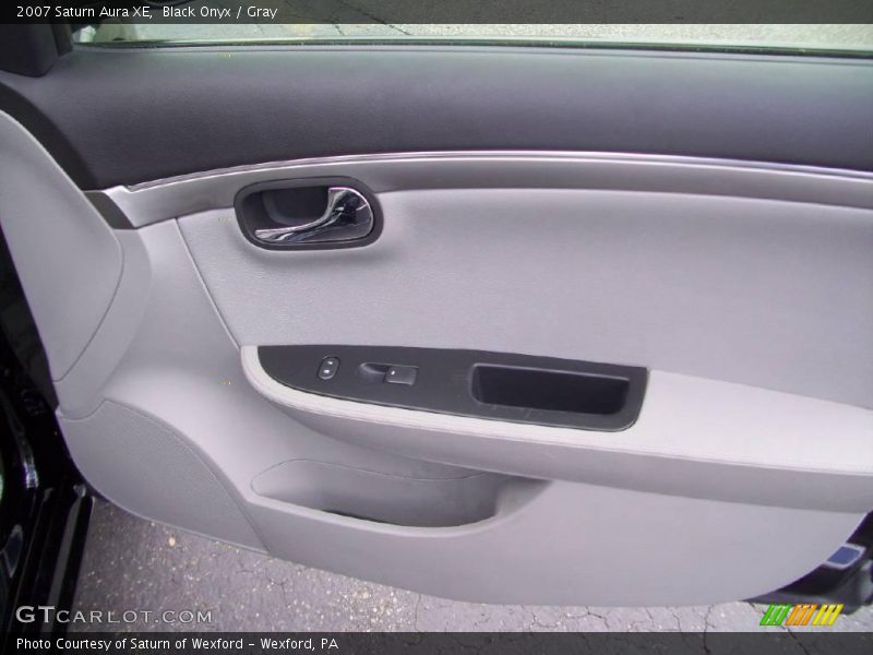 Black Onyx / Gray 2007 Saturn Aura XE
