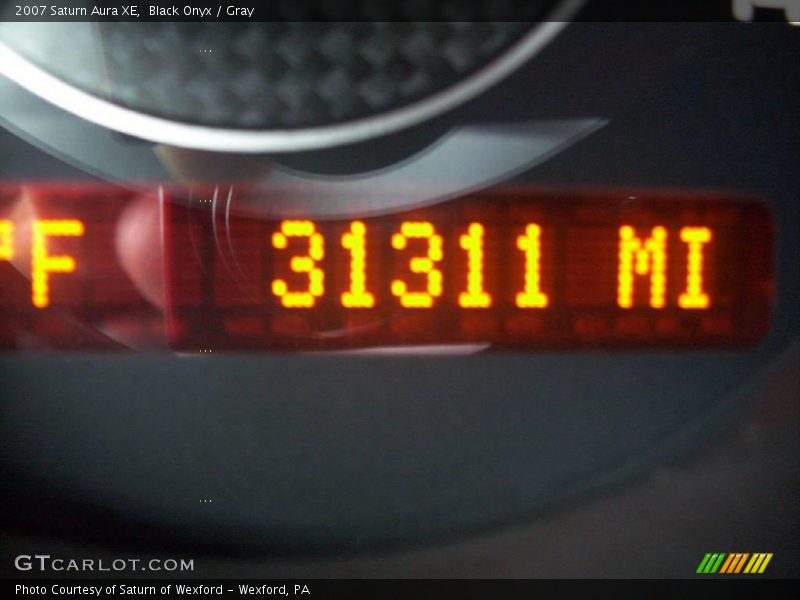 Black Onyx / Gray 2007 Saturn Aura XE