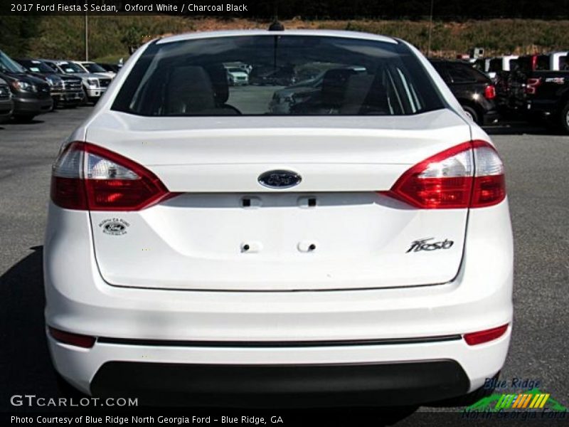 Oxford White / Charcoal Black 2017 Ford Fiesta S Sedan