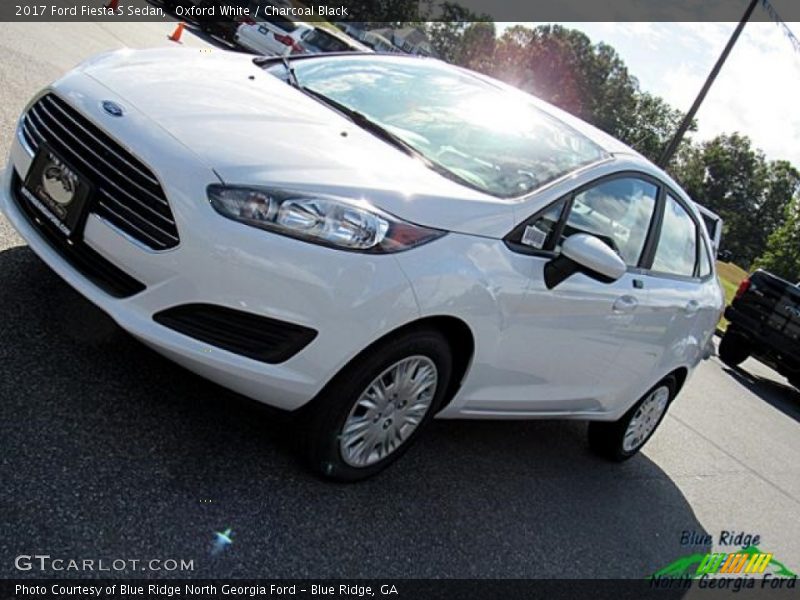 Oxford White / Charcoal Black 2017 Ford Fiesta S Sedan