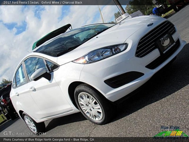 Oxford White / Charcoal Black 2017 Ford Fiesta S Sedan