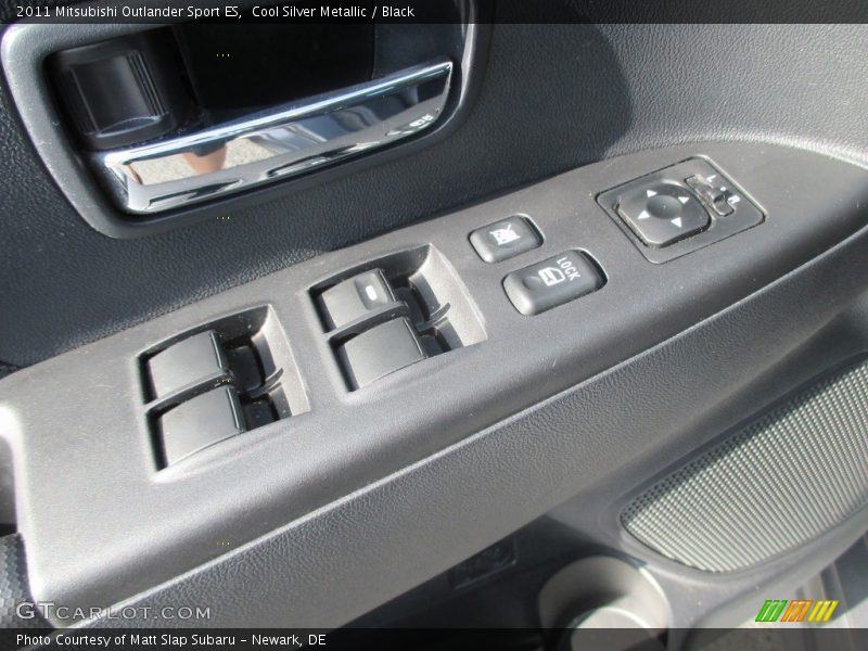 Cool Silver Metallic / Black 2011 Mitsubishi Outlander Sport ES