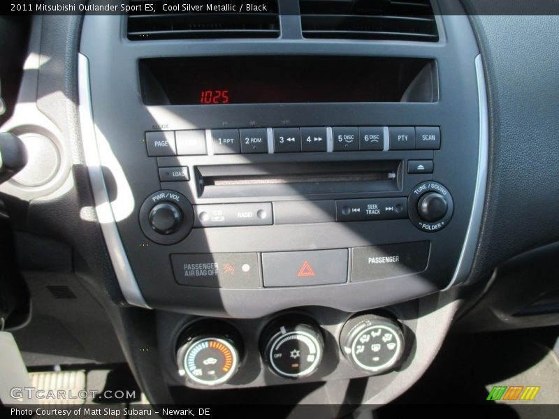 Cool Silver Metallic / Black 2011 Mitsubishi Outlander Sport ES