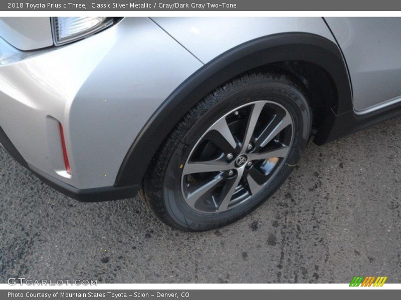 Classic Silver Metallic / Gray/Dark Gray Two-Tone 2018 Toyota Prius c Three