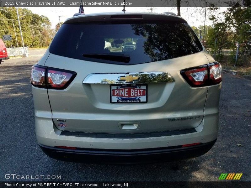 Champagne Silver Metallic / Ebony 2015 Chevrolet Traverse LT AWD