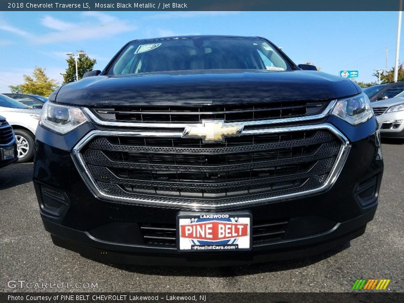 Mosaic Black Metallic / Jet Black 2018 Chevrolet Traverse LS