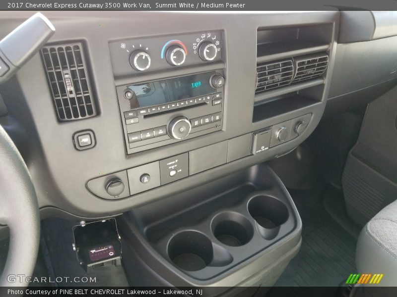 Summit White / Medium Pewter 2017 Chevrolet Express Cutaway 3500 Work Van