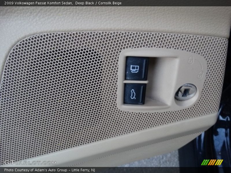 Deep Black / Cornsilk Beige 2009 Volkswagen Passat Komfort Sedan