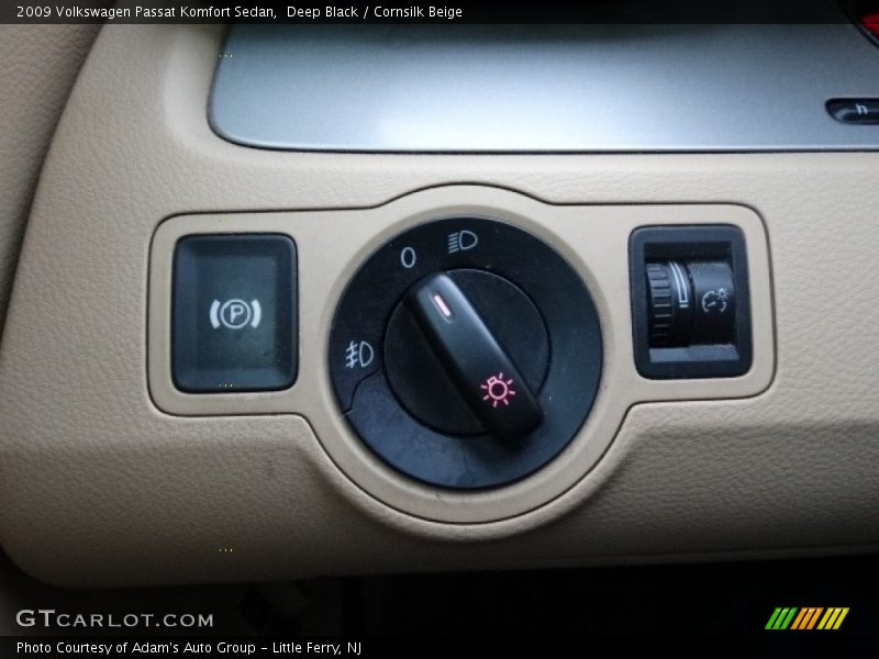 Deep Black / Cornsilk Beige 2009 Volkswagen Passat Komfort Sedan