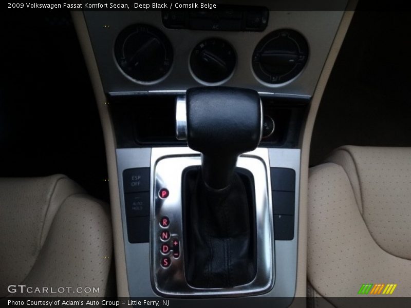Deep Black / Cornsilk Beige 2009 Volkswagen Passat Komfort Sedan
