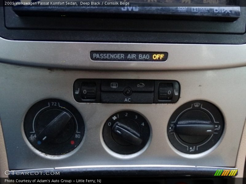 Deep Black / Cornsilk Beige 2009 Volkswagen Passat Komfort Sedan