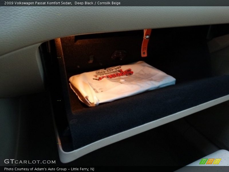 Deep Black / Cornsilk Beige 2009 Volkswagen Passat Komfort Sedan