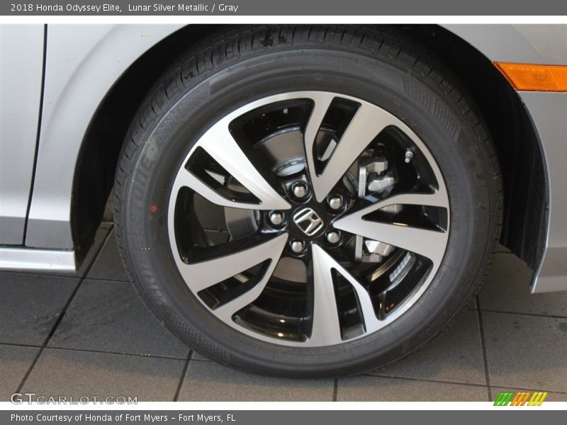 Lunar Silver Metallic / Gray 2018 Honda Odyssey Elite