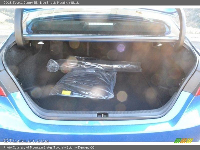 Blue Streak Metallic / Black 2018 Toyota Camry SE