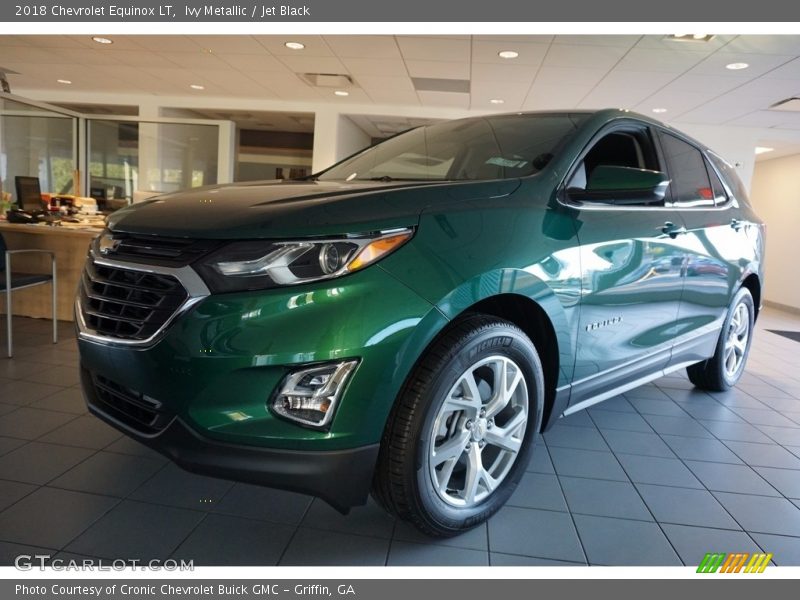 Front 3/4 View of 2018 Equinox LT