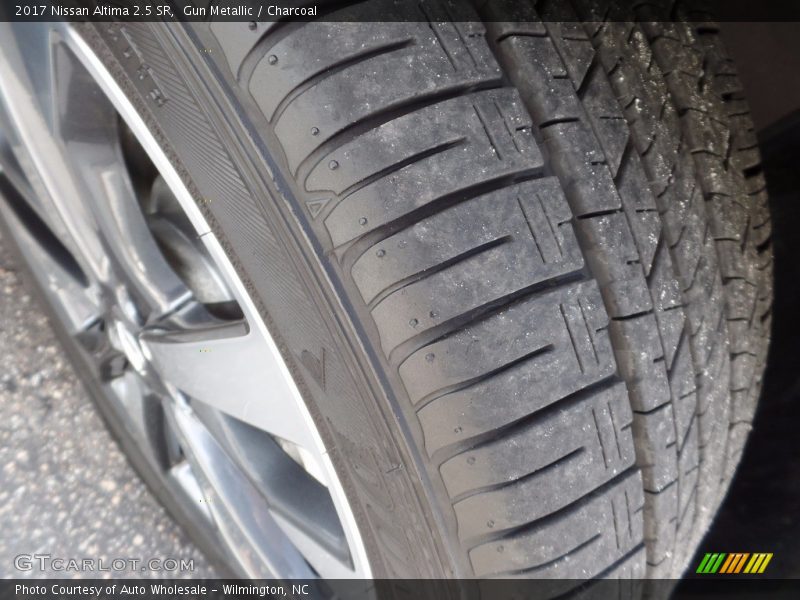 Gun Metallic / Charcoal 2017 Nissan Altima 2.5 SR