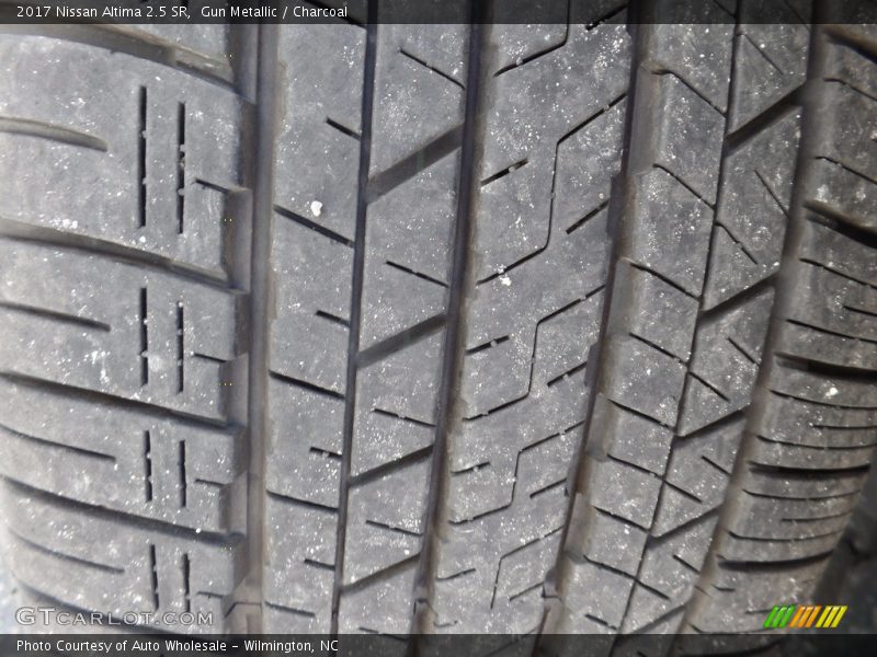 Gun Metallic / Charcoal 2017 Nissan Altima 2.5 SR