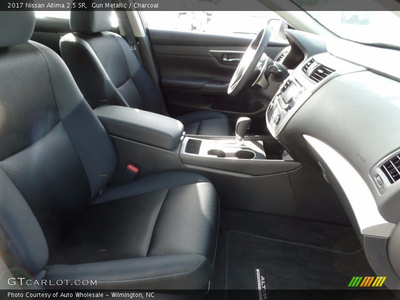 Gun Metallic / Charcoal 2017 Nissan Altima 2.5 SR