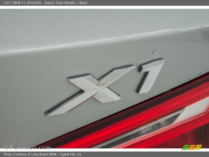 Glacier Silver Metallic / Black 2017 BMW X1 sDrive28i