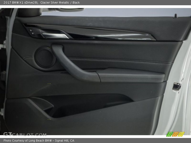 Glacier Silver Metallic / Black 2017 BMW X1 sDrive28i