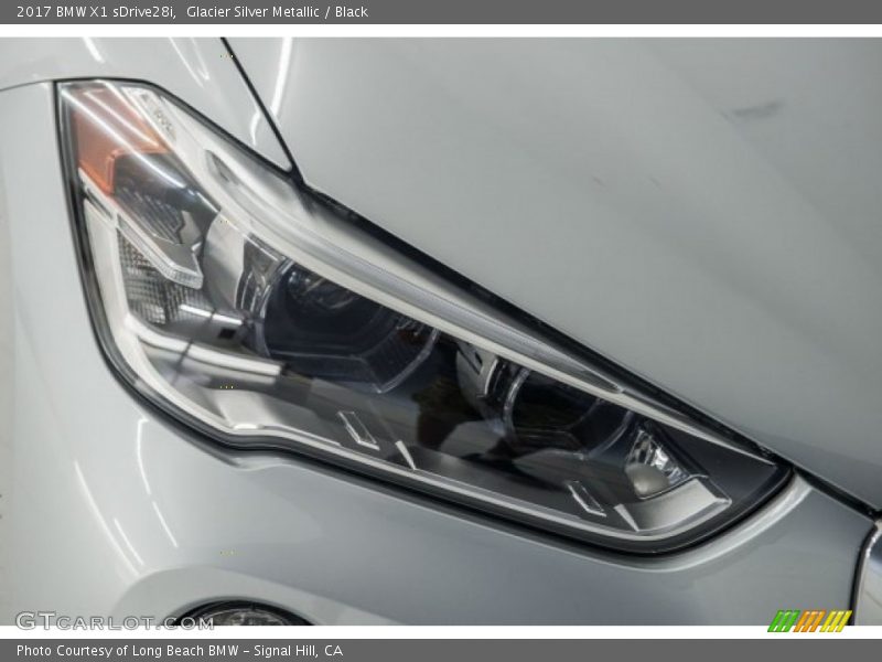 Glacier Silver Metallic / Black 2017 BMW X1 sDrive28i