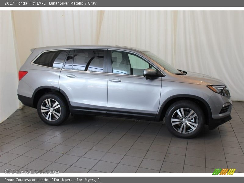 Lunar Silver Metallic / Gray 2017 Honda Pilot EX-L