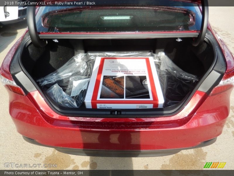 Ruby Flare Pearl / Black 2018 Toyota Camry XLE V6