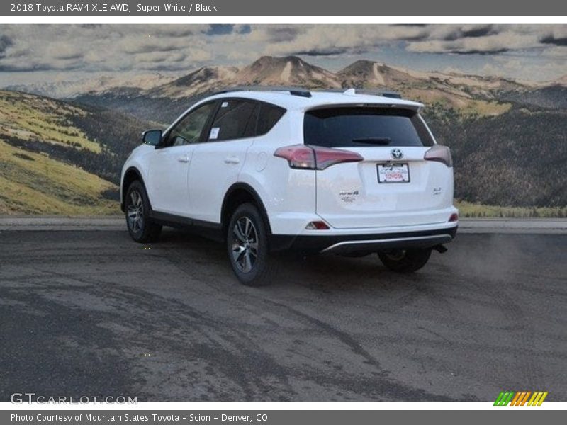 Super White / Black 2018 Toyota RAV4 XLE AWD