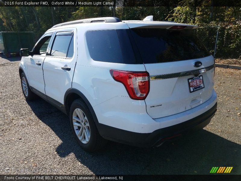 Oxford White / Medium Light Camel 2016 Ford Explorer FWD