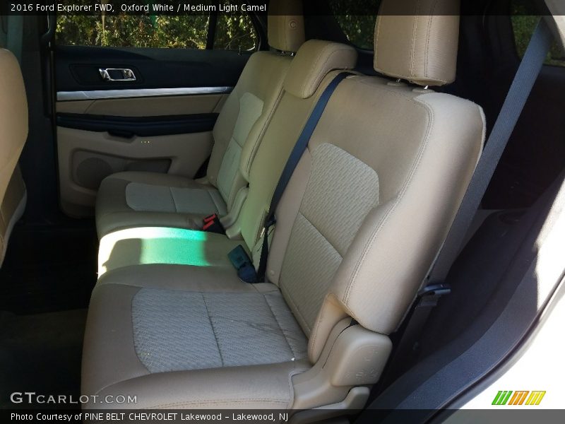 Oxford White / Medium Light Camel 2016 Ford Explorer FWD