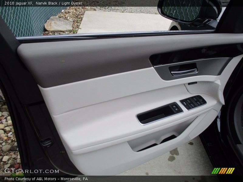 Narvik Black / Light Oyster 2018 Jaguar XF