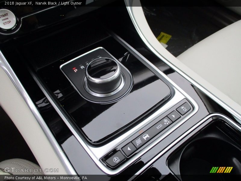 Narvik Black / Light Oyster 2018 Jaguar XF