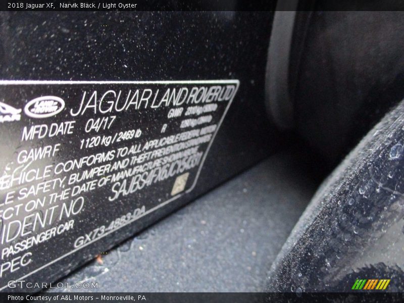 Narvik Black / Light Oyster 2018 Jaguar XF