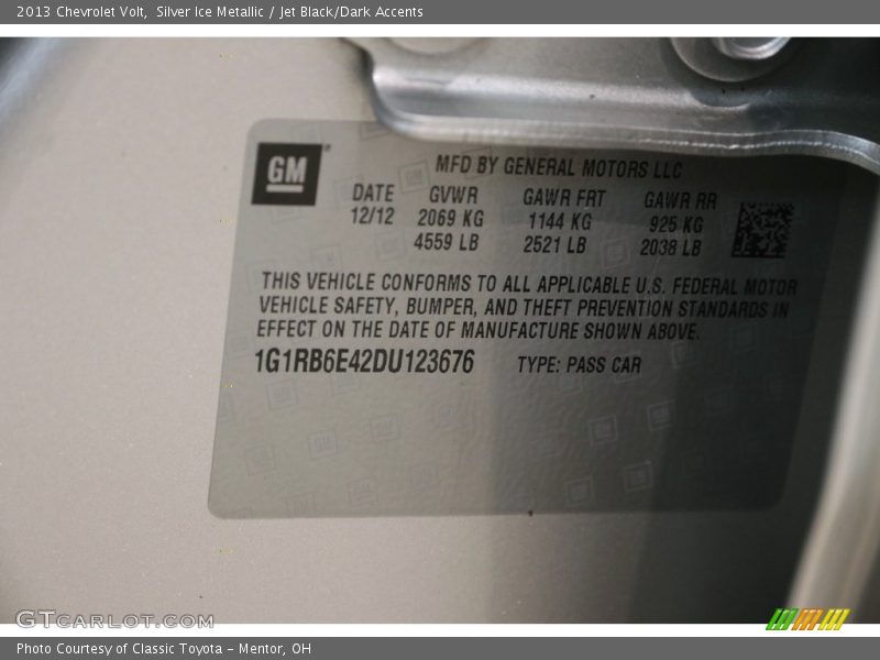 Silver Ice Metallic / Jet Black/Dark Accents 2013 Chevrolet Volt