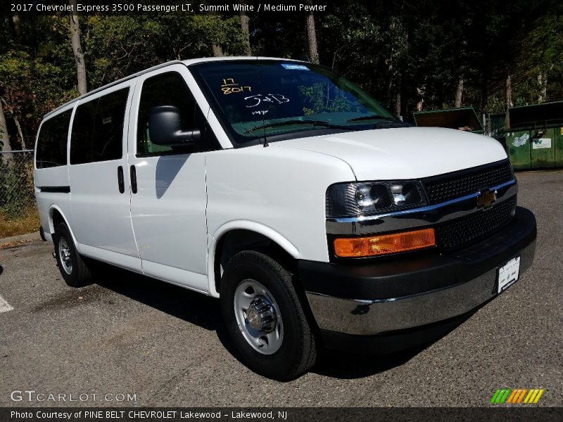 Summit White / Medium Pewter 2017 Chevrolet Express 3500 Passenger LT