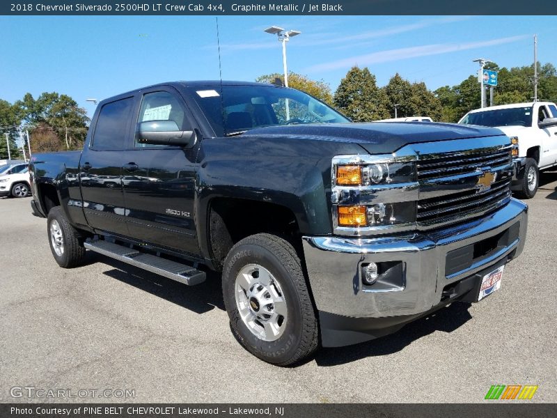 Front 3/4 View of 2018 Silverado 2500HD LT Crew Cab 4x4