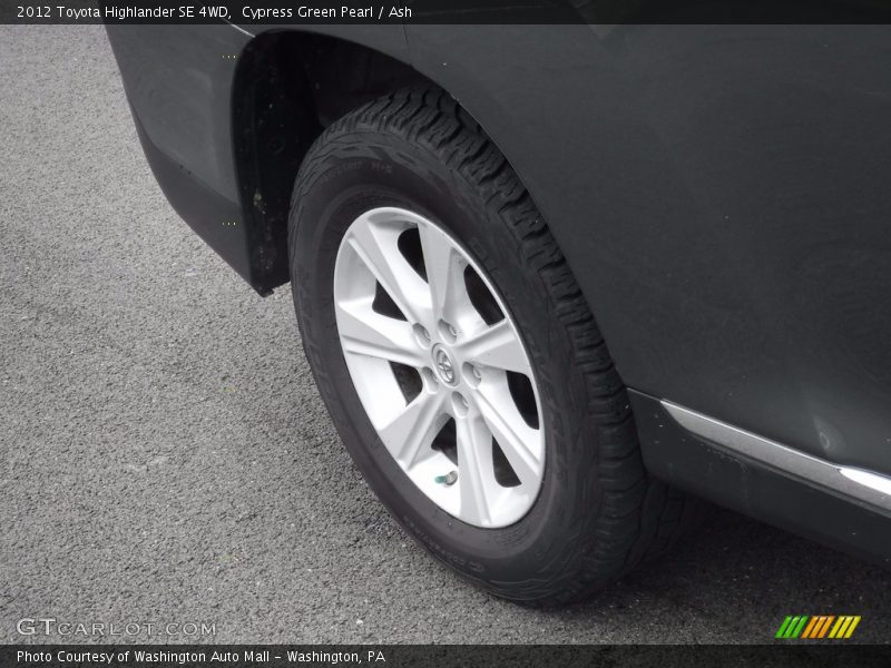 Cypress Green Pearl / Ash 2012 Toyota Highlander SE 4WD