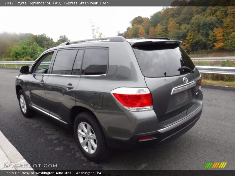 Cypress Green Pearl / Ash 2012 Toyota Highlander SE 4WD