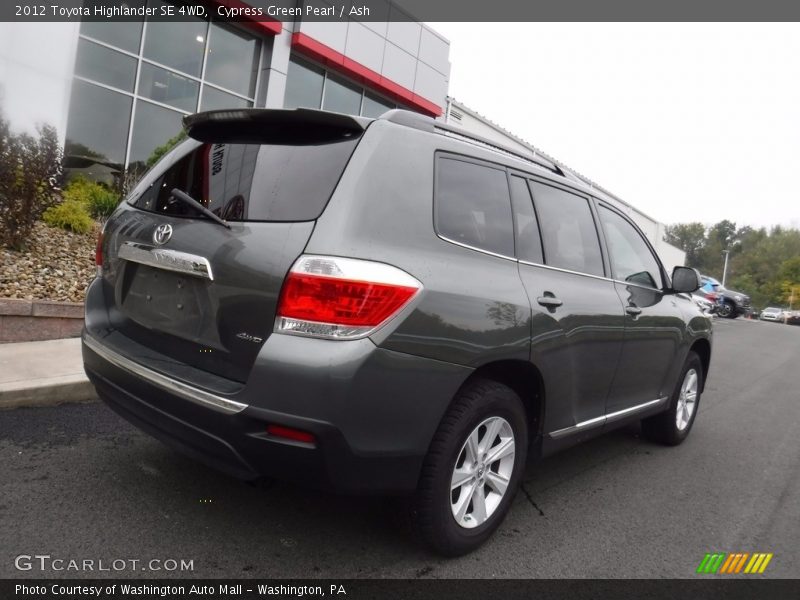 Cypress Green Pearl / Ash 2012 Toyota Highlander SE 4WD