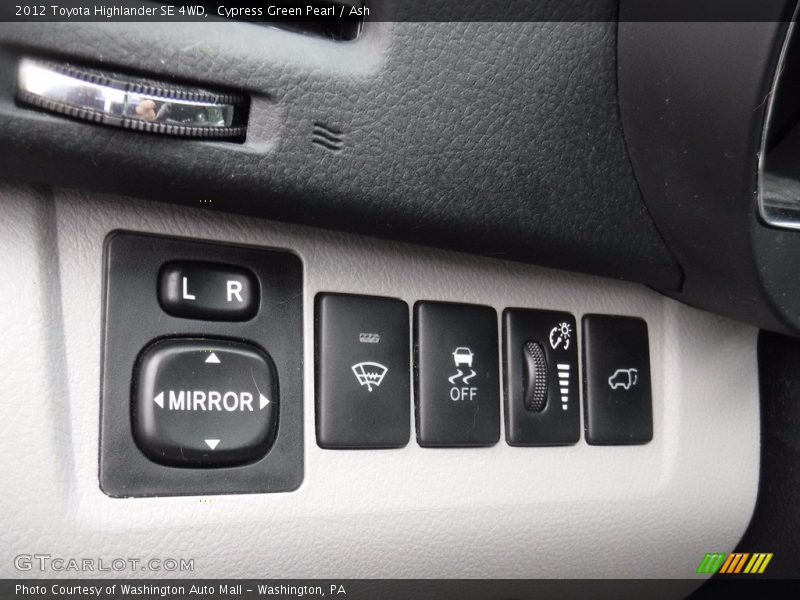 Cypress Green Pearl / Ash 2012 Toyota Highlander SE 4WD