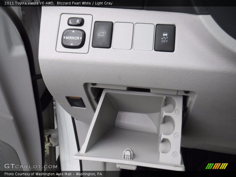 Blizzard Pearl White / Light Gray 2011 Toyota Venza V6 AWD