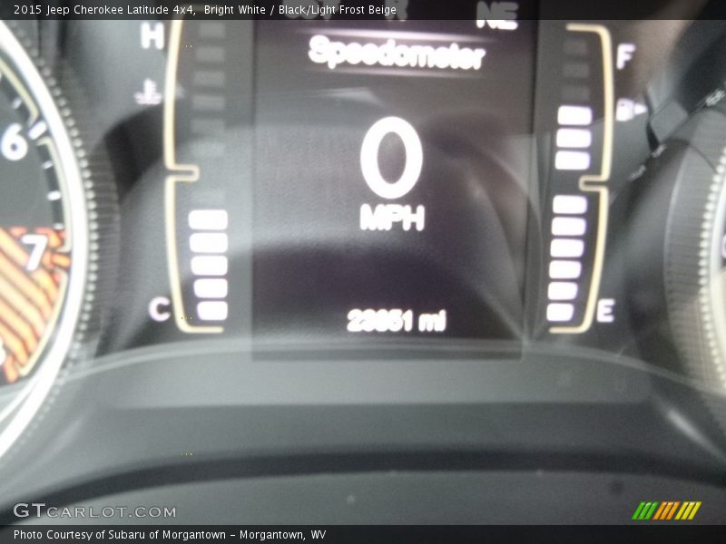 Bright White / Black/Light Frost Beige 2015 Jeep Cherokee Latitude 4x4
