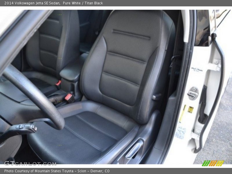 Pure White / Titan Black 2014 Volkswagen Jetta SE Sedan